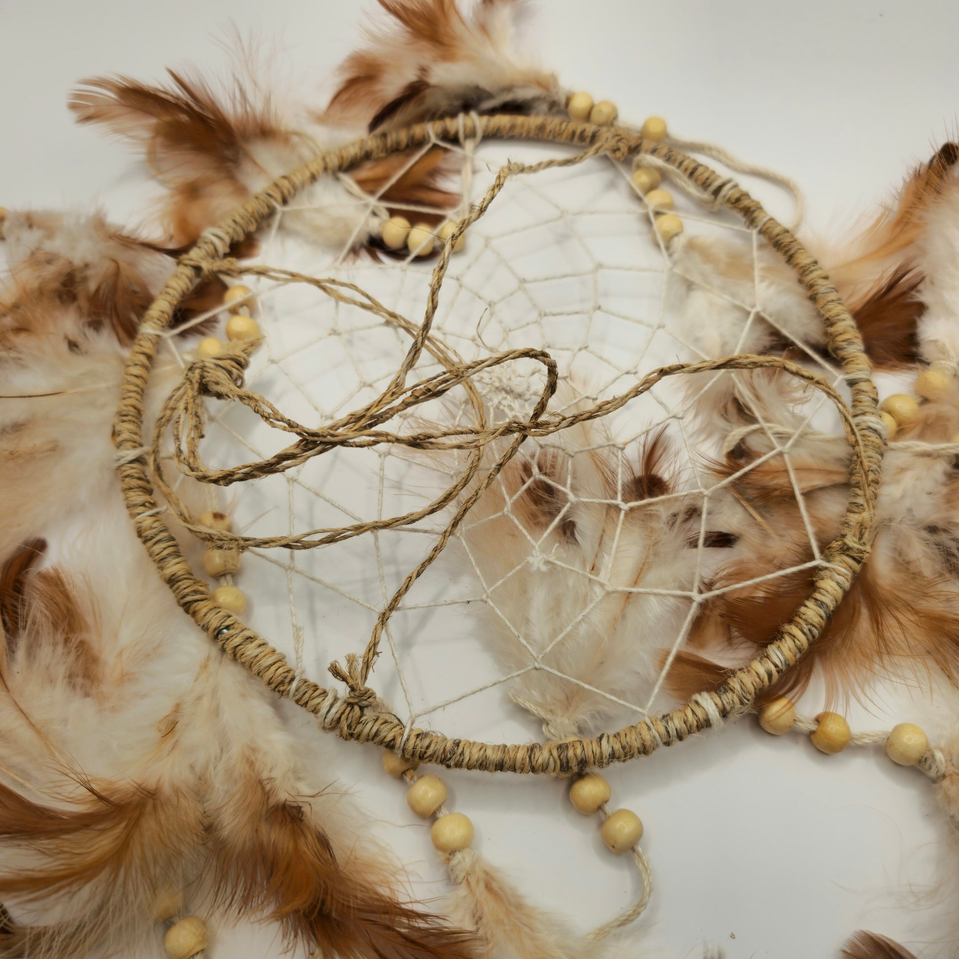 Attrape-rêves rond en chanvre marron/blanc cassé