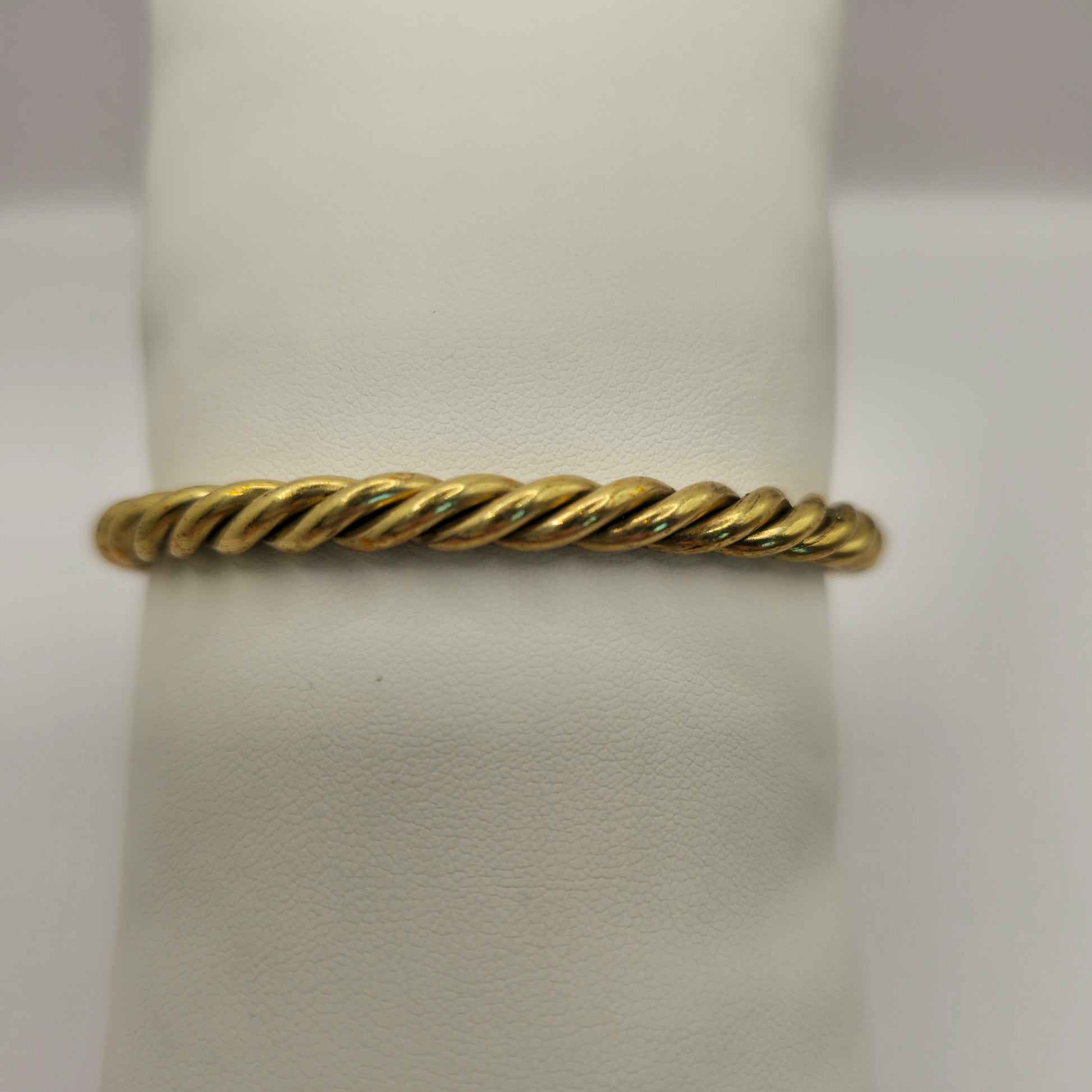 Bracelet torsadé couleur or