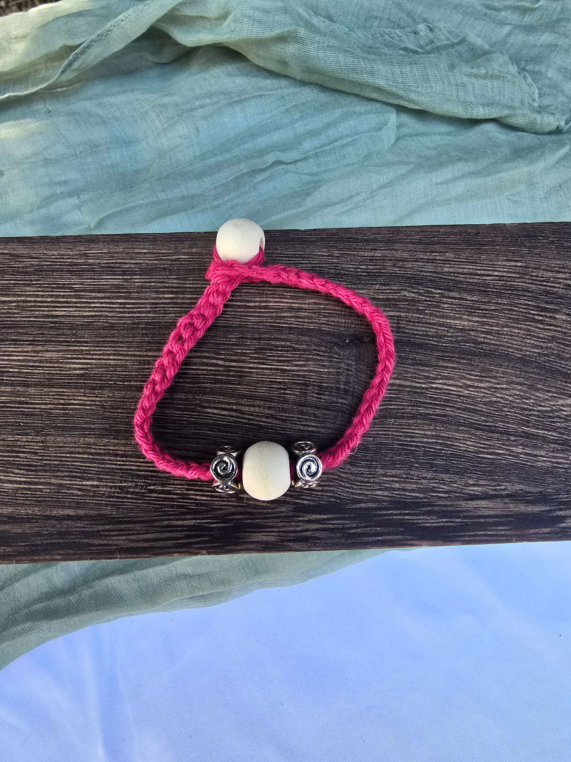 Bracelet boho framboise