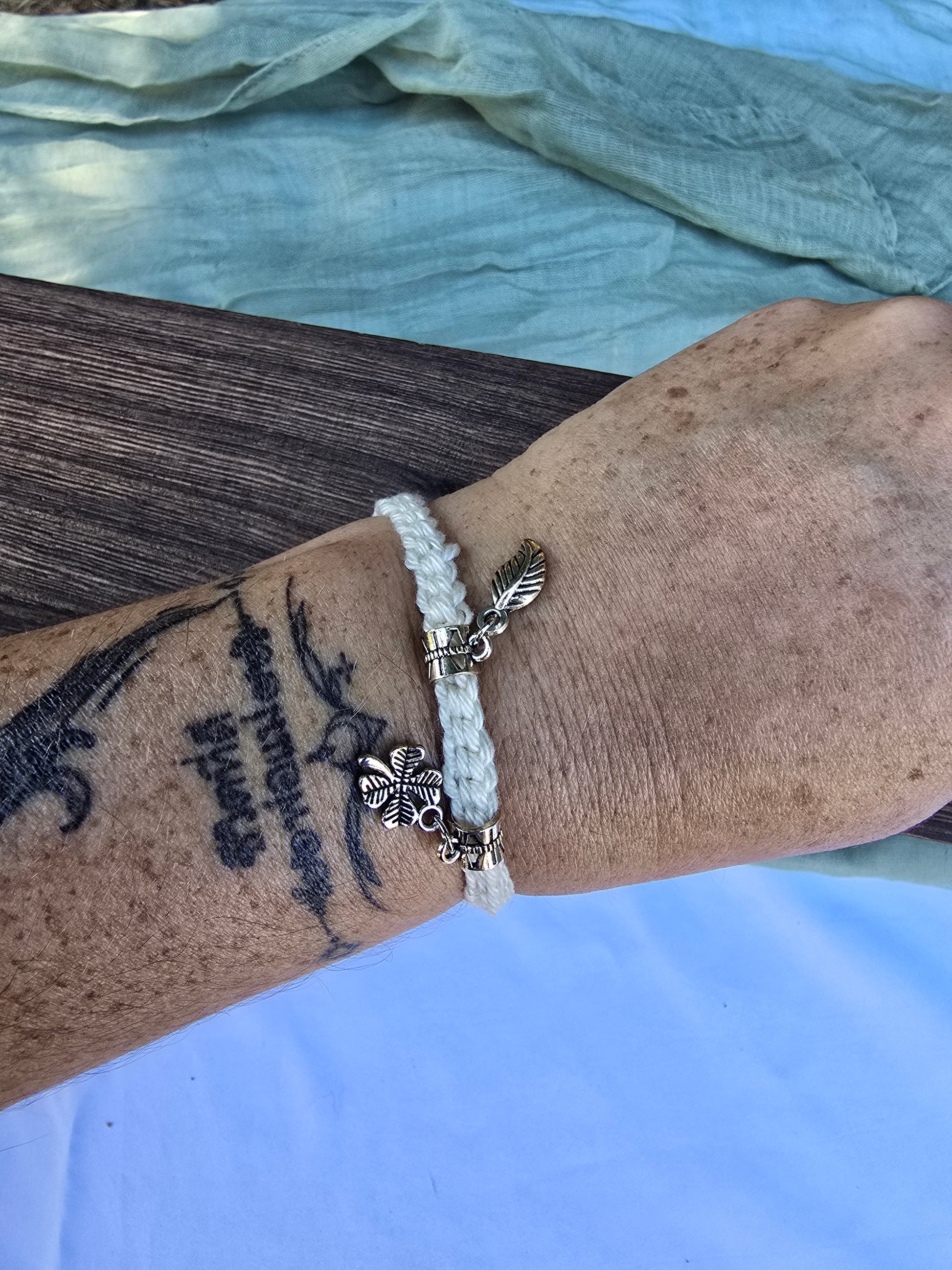 Bracelet beige argenté