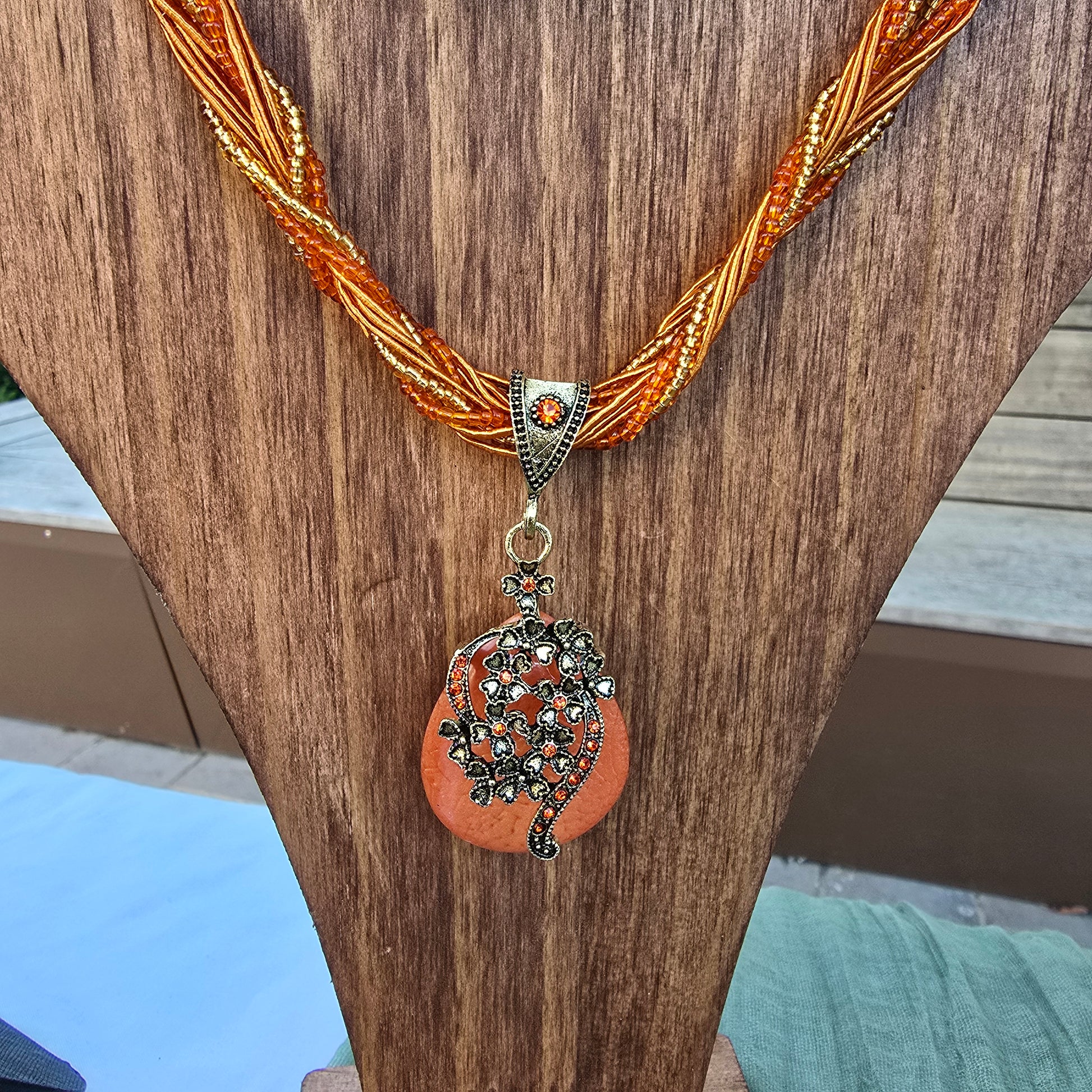 Collier Rena